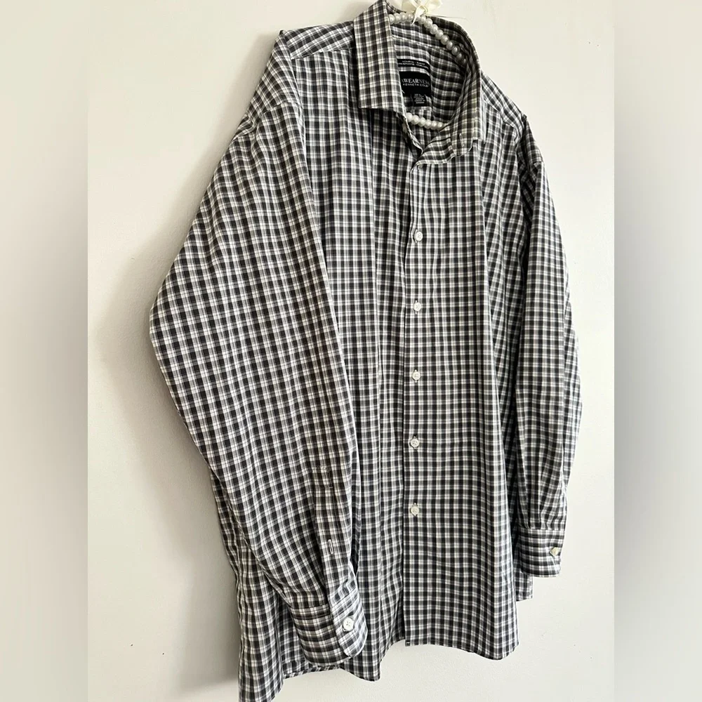2 Men Button Down Shirts - Picture 8 of 13
